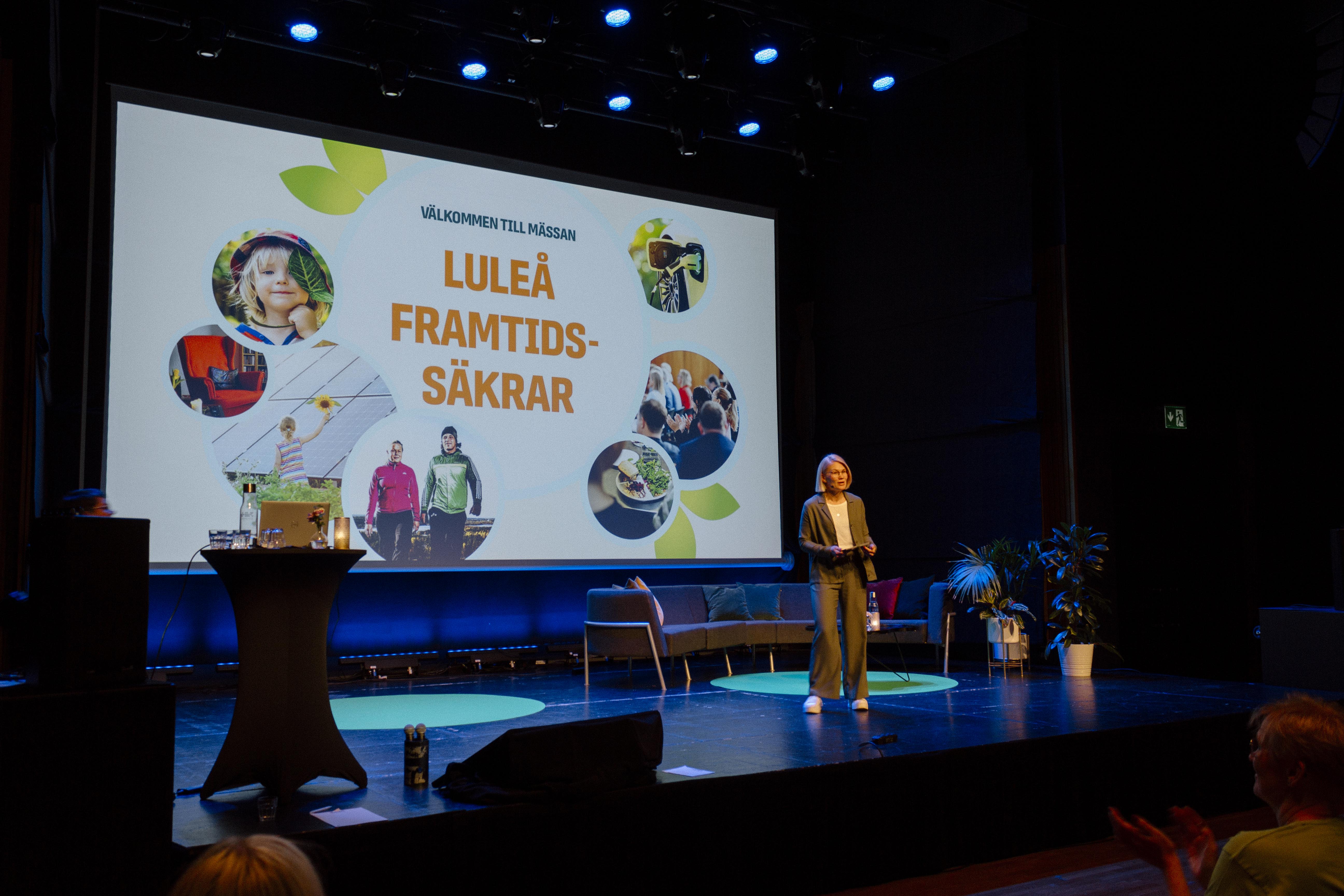 Moderatorn Malin Winberg inleder mässan Luleå framtidssäkrar den 17 september på Kulturens hus i Luleå