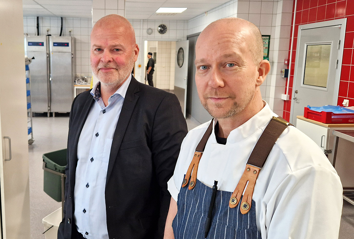 Urban Nordh rektor på utbildningen och Mattias Eriksson förstelärare. 