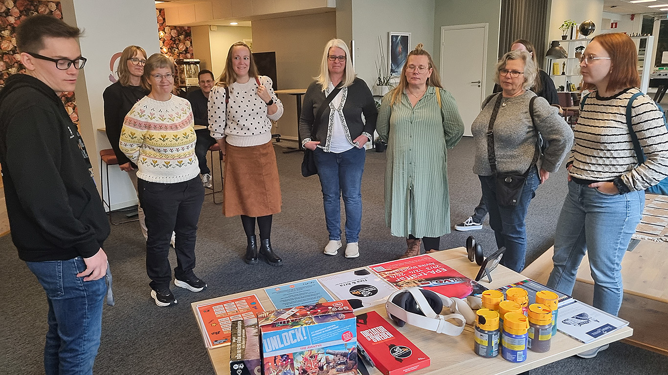 En delegation från Pedersöre med tjänstemän som arbetar inom kommunen besökte Barnrättsgruppen i Luleå. 