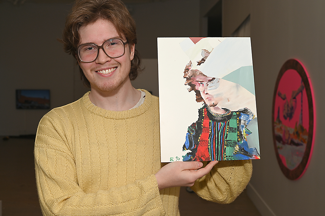 Ett självporträtt som är skapat på Ville Hullings karaktäristiska sätt där digitala 3D-bilder målats av.