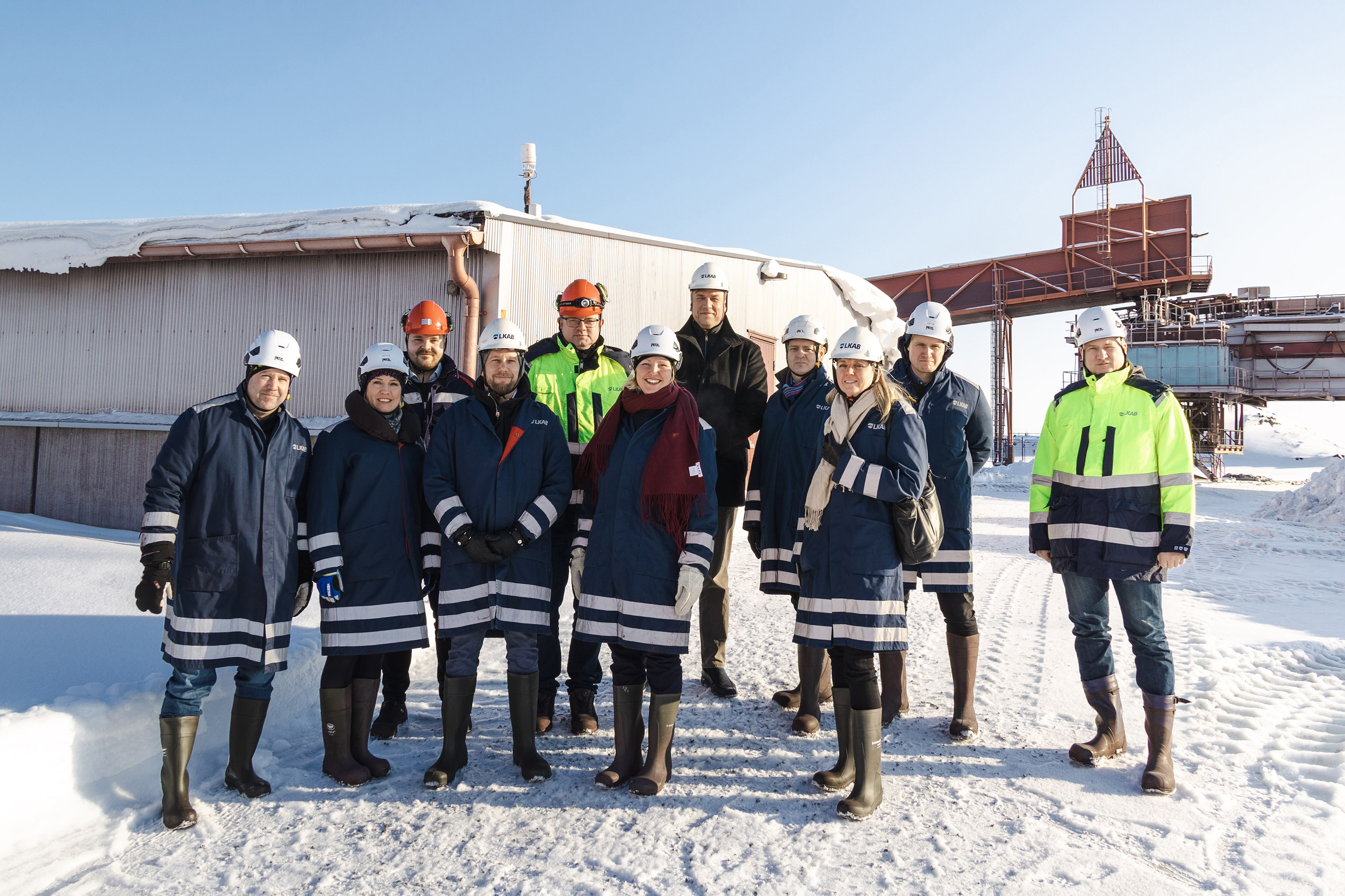 Representanter från LKAB, Luleå kommun och Luleå Business Region på rundvandring på LKAB:s område på Svartön.