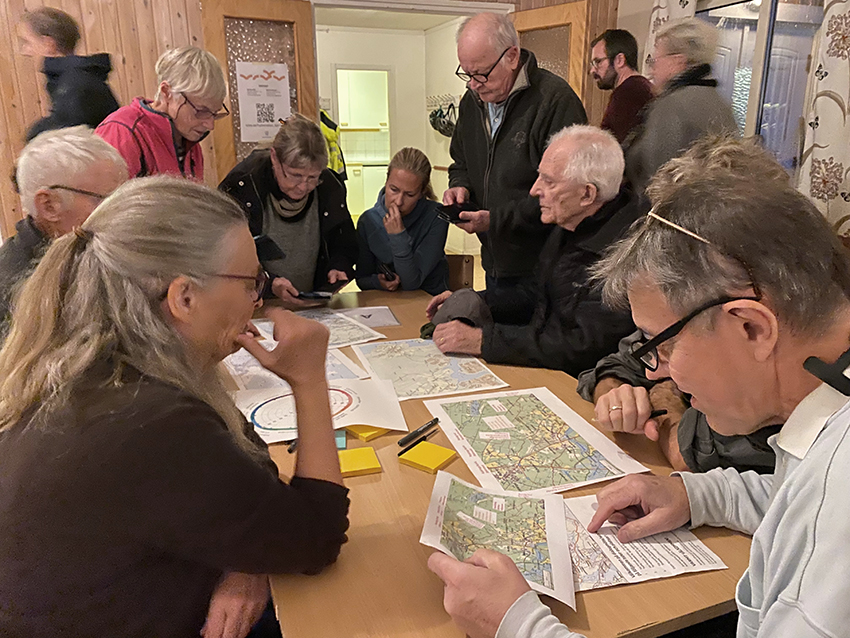 Nästan 50 personer deltog på dialogmötet i Björsbyns byagård den 3 oktober.