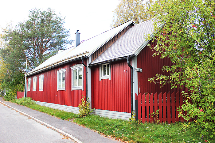 Det här huset på Bolagsgatan i Svartöstaden var från början stadsdelens kyrka.