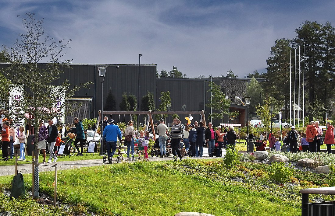 Det har tagit tre år att färdigställa Origoparken bland annat för att många delar enbart kunnat göras under barmarkstid. Men nu står den klar och är officiellt öppen att vistas i.