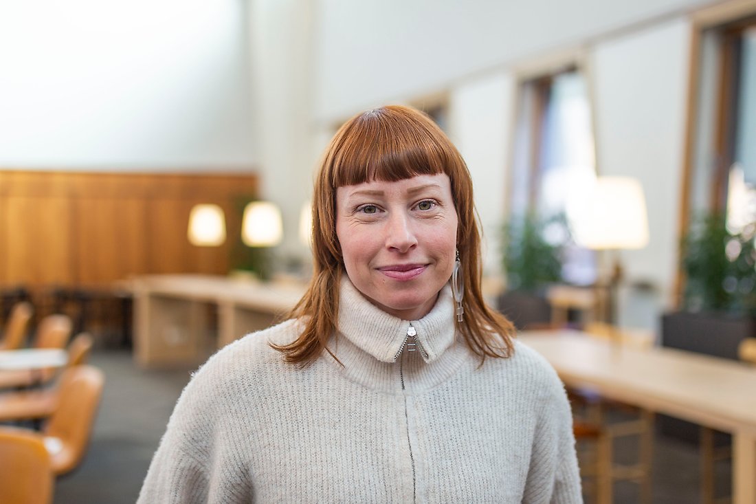 Linda poserar för bild