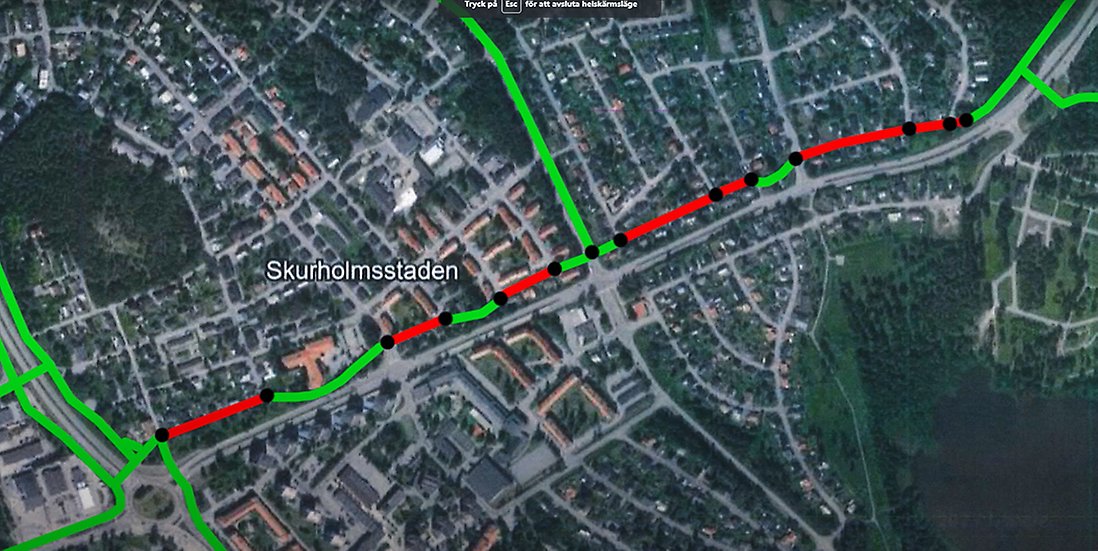 En karta där Johan och Anton visar hur man måste byta mellan bilväg (rödmarkerad) och cykelväg (grönmarkerad) många gånger om man vill cykla genom Skurholmen. Det skapar avbrott i cyklingen och de föreslår i stället en ny cykelväg längs Hertsövägen för bättre flow i cyklingen.