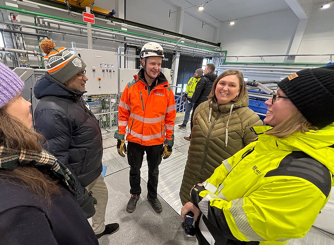 VA - chef Petra Viklund i en pratstund under invigningen