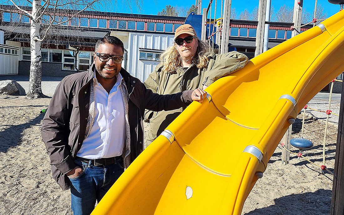 Artisten Johan Rensfeldt, Movits, och hotelldirektör David Viklund återser sin gamla skola.